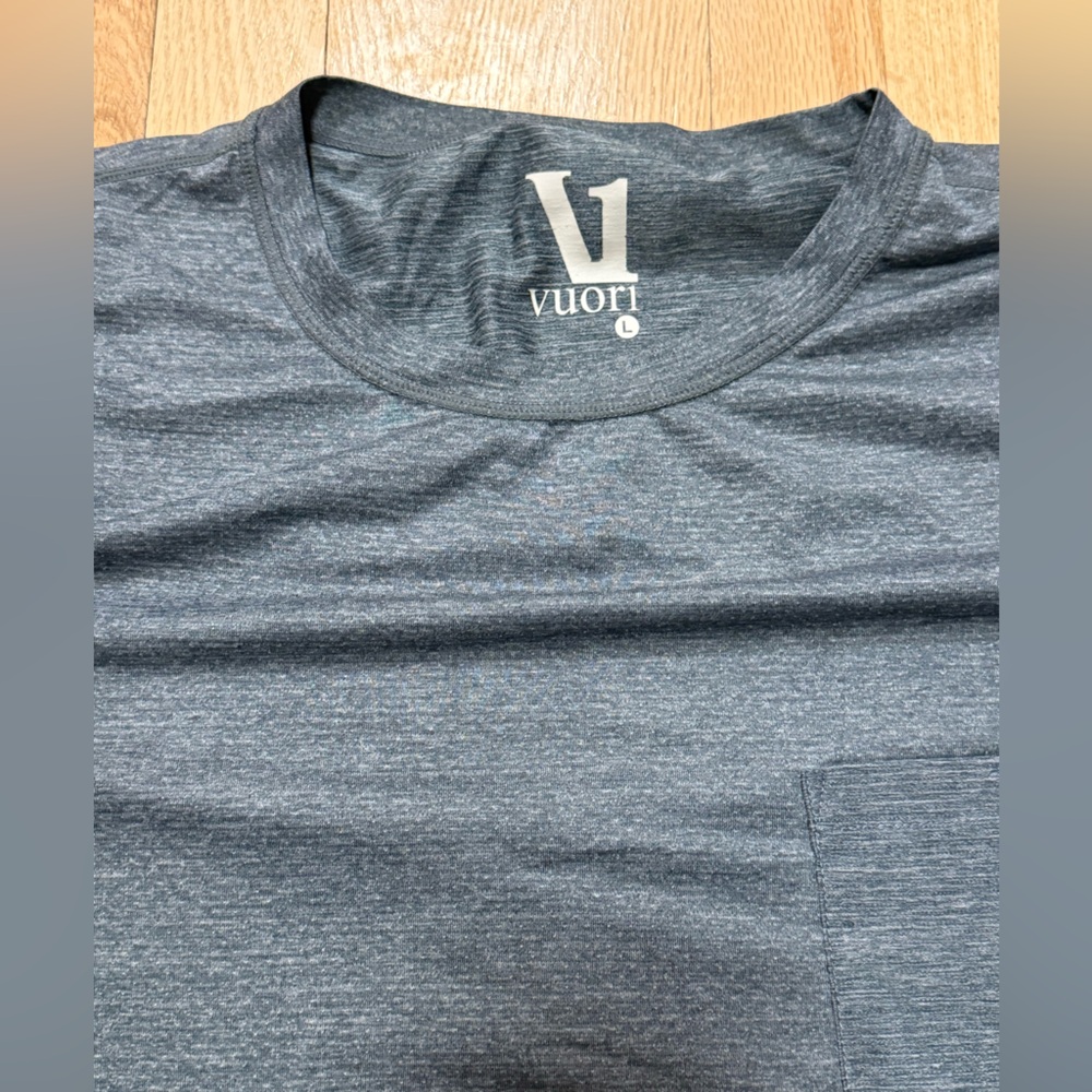 Vuori Tradewind Performance Tee - Picture 2 of 4
